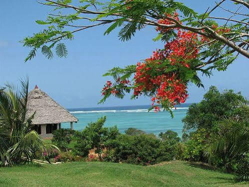 Tijara Beach Hotel Mombasa Bagian luar foto